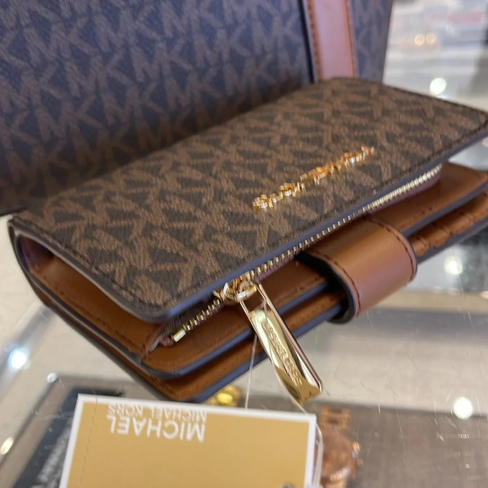 MICHAEL KORS Medium Signature Logo Wallet Brown NWT